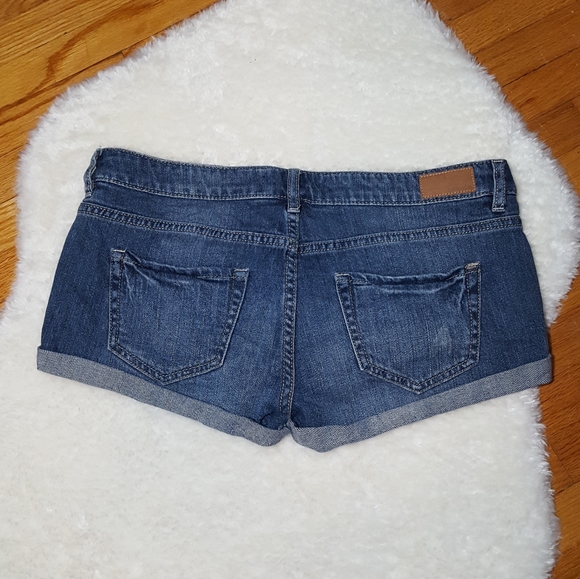 Garage Medium Wash Flirty Shorts - Picture 2 of 11